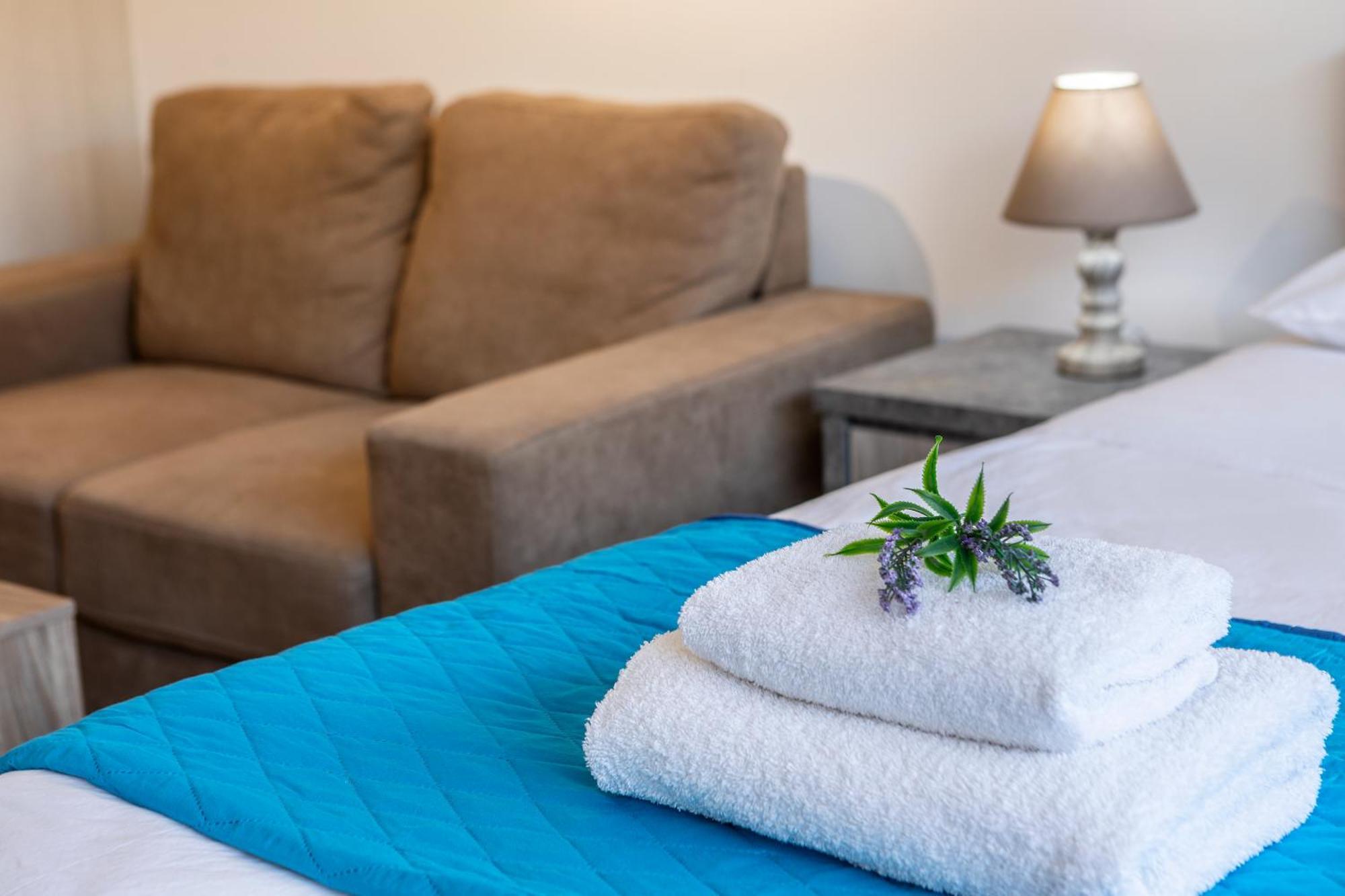 C-premium Apts 100m From And Centre דירה לרנקה