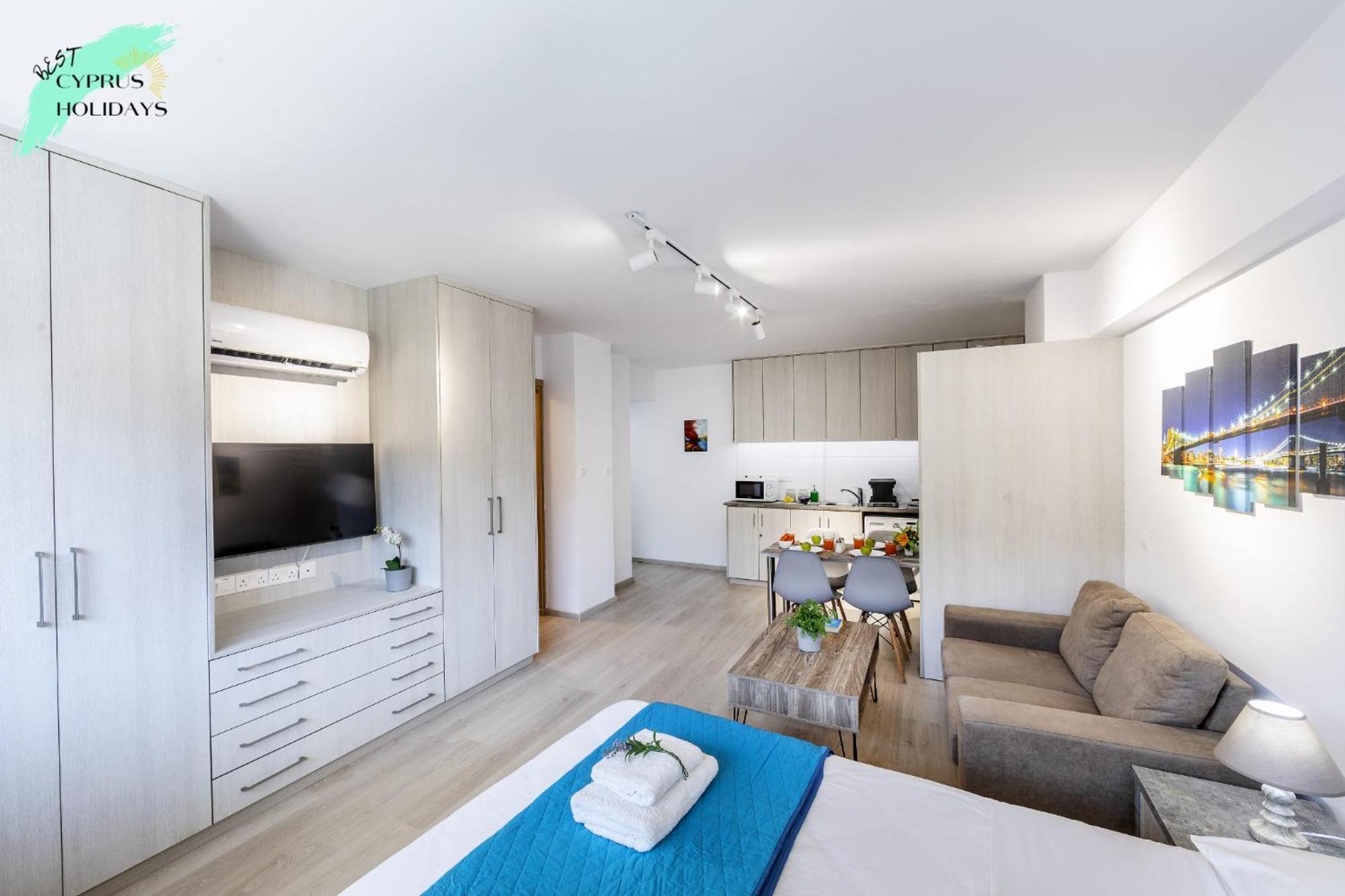 C-premium Apts 100m From And Centre דירה *